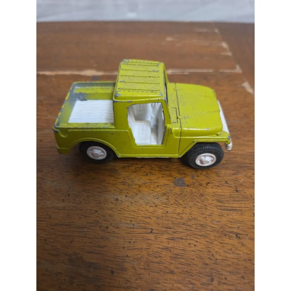 Tootsietoy Jeep Pickup Truck Vintage Lime Green Diecast Car 1960s Vintage